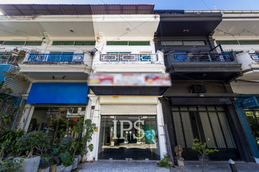 3 Bedroom Shophouse For Rent - Svay Dankum, Siem Reap