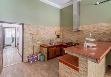 Renovated 1 Bedroom Apartment For Sale - Phsar Chas, Phnom Penh thumbnail