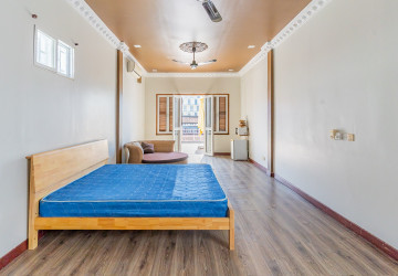 Renovated 1 Bedroom Apartment For Sale - Phsar Chas, Phnom Penh thumbnail