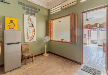 Renovated 1 Bedroom Apartment For Sale - Phsar Chas, Phnom Penh thumbnail