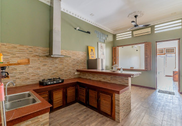 Renovated 1 Bedroom Apartment For Sale - Phsar Chas, Phnom Penh thumbnail