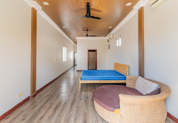 Renovated 1 Bedroom Apartment For Sale - Phsar Chas, Phnom Penh thumbnail