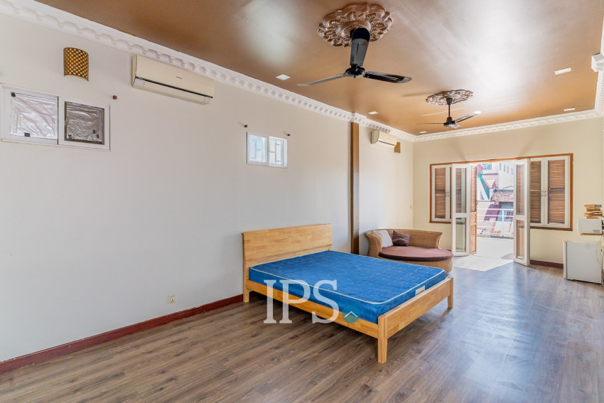 Renovated 1 Bedroom Apartment For Sale - Phsar Chas, Phnom Penh