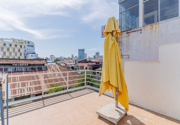 Renovated 1 Bedroom Apartment For Sale - Phsar Chas, Phnom Penh thumbnail