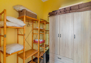 Renovated 1 Bedroom Apartment For Sale - Phsar Chas, Phnom Penh thumbnail