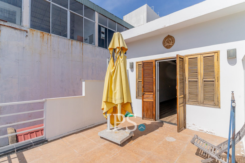 Renovated 1 Bedroom Apartment For Sale - Phsar Chas, Phnom Penh