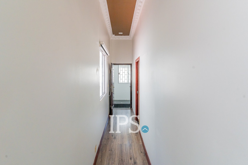 Renovated 1 Bedroom Apartment For Sale - Phsar Chas, Phnom Penh