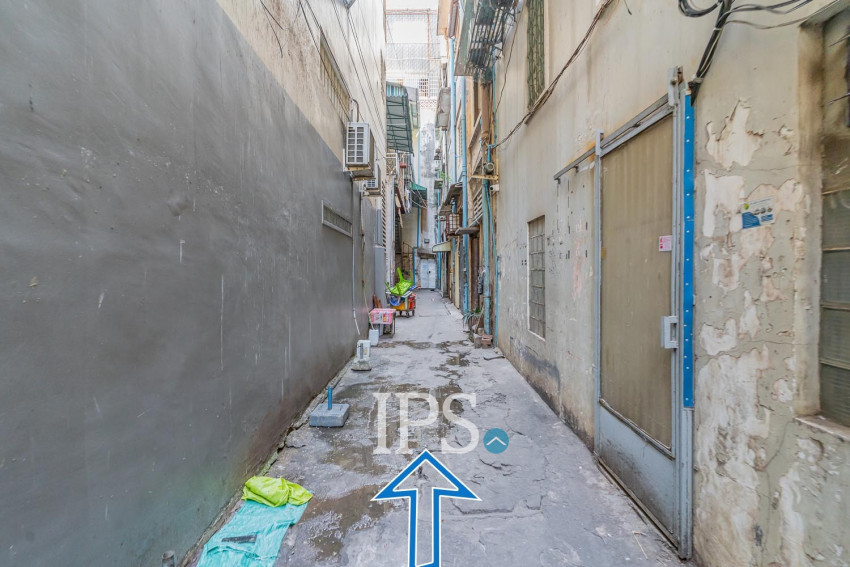 Renovated 1 Bedroom Apartment For Sale - Phsar Chas, Phnom Penh