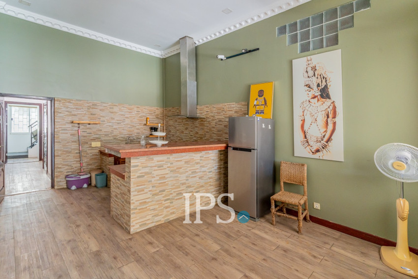 Renovated 1 Bedroom Apartment For Sale - Phsar Chas, Phnom Penh