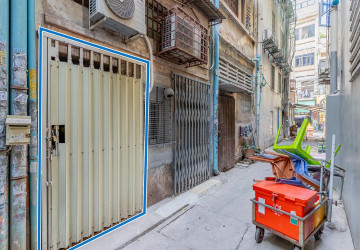 Renovated 1 Bedroom Apartment For Sale - Phsar Chas, Phnom Penh thumbnail