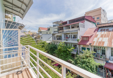 Renovated 1 Bedroom Apartment For Sale - Phsar Chas, Phnom Penh thumbnail