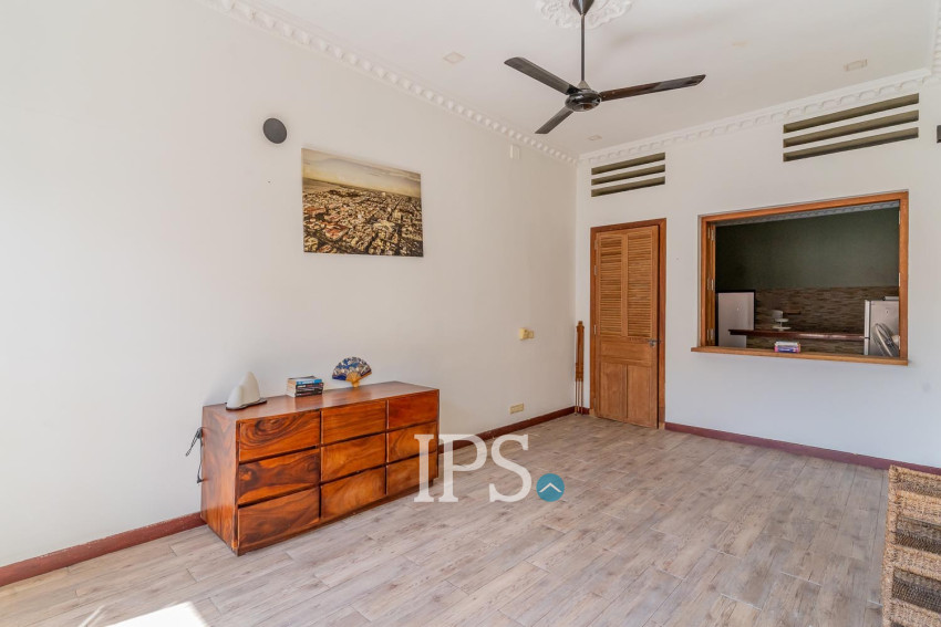 Renovated 1 Bedroom Apartment For Sale - Phsar Chas, Phnom Penh
