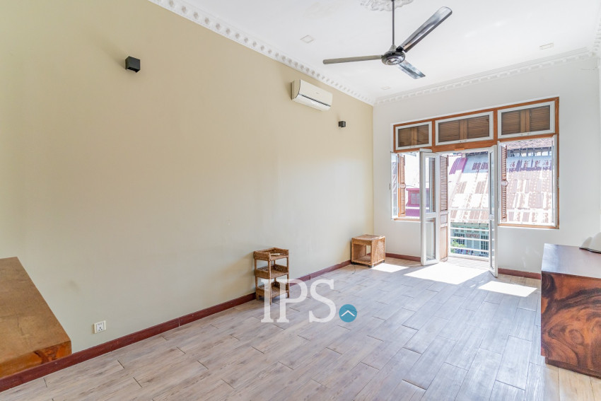 Renovated 1 Bedroom Apartment For Sale - Phsar Chas, Phnom Penh