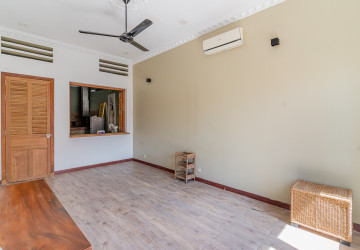 Renovated 1 Bedroom Apartment For Sale - Phsar Chas, Phnom Penh thumbnail