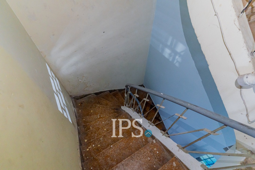 Renovated 1 Bedroom Apartment For Sale - Phsar Chas, Phnom Penh