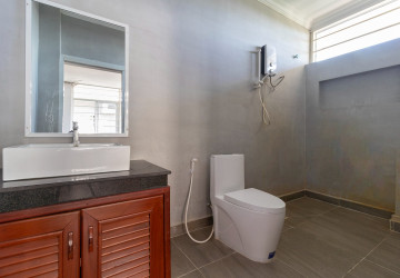 2 Bedroom Apartment For Rent - Slor Kram, Siem Reap thumbnail