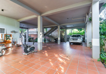 3 Bedroom Apartment For Rent - Slor Kram, Siem Reap thumbnail