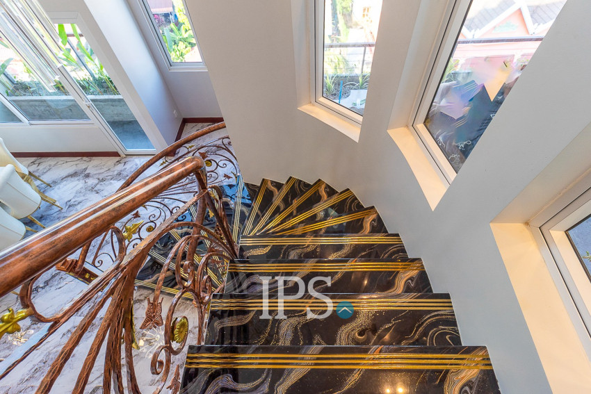 3 Bedroom Penthouse For Rent - Sala Kamreuk, Siem Reap