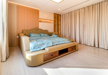 3 Bedroom Penthouse For Rent - Sala Kamreuk, Siem Reap thumbnail