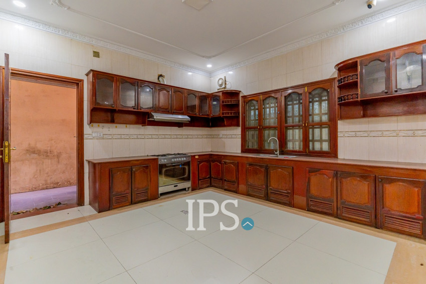 9 Bedroom Commercial Villa For Rent - BKK1, Phnom Penh