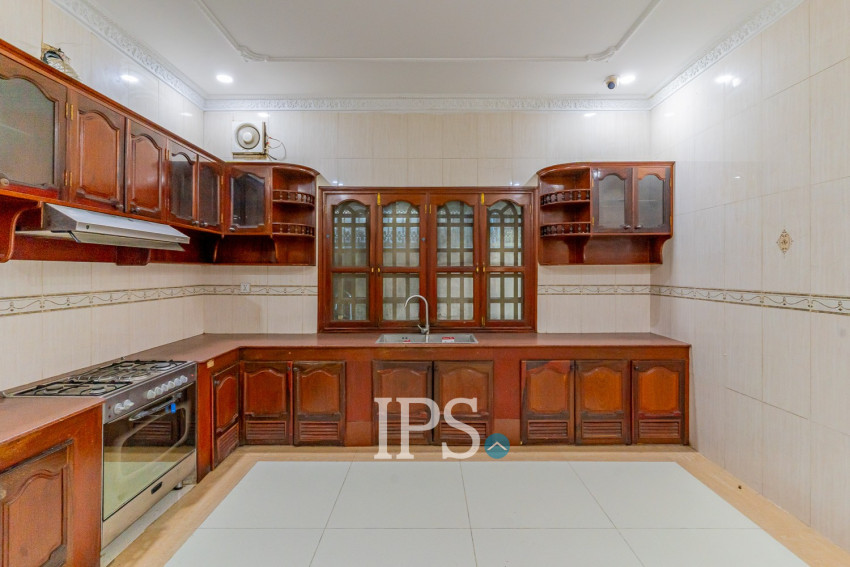 9 Bedroom Commercial Villa For Rent - BKK1, Phnom Penh