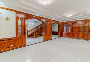 9 Bedroom Commercial Villa For Rent - BKK1, Phnom Penh thumbnail