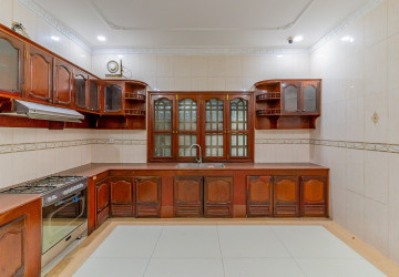 9 Bedroom Commercial Villa For Rent - BKK1, Phnom Penh thumbnail