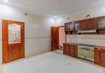 9 Bedroom Commercial Villa For Rent - BKK1, Phnom Penh thumbnail