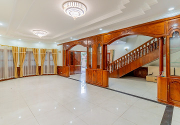 9 Bedroom Commercial Villa For Rent - BKK1, Phnom Penh thumbnail