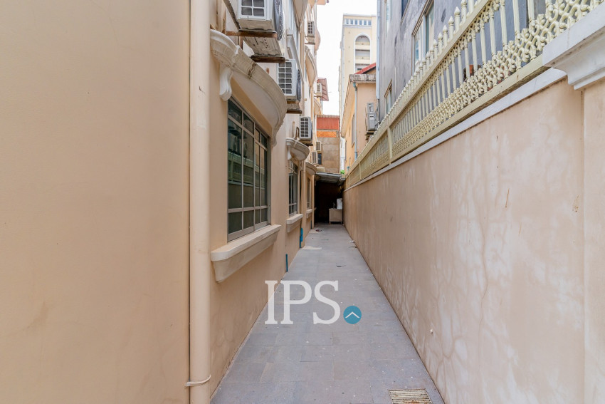 9 Bedroom Commercial Villa For Rent - BKK1, Phnom Penh