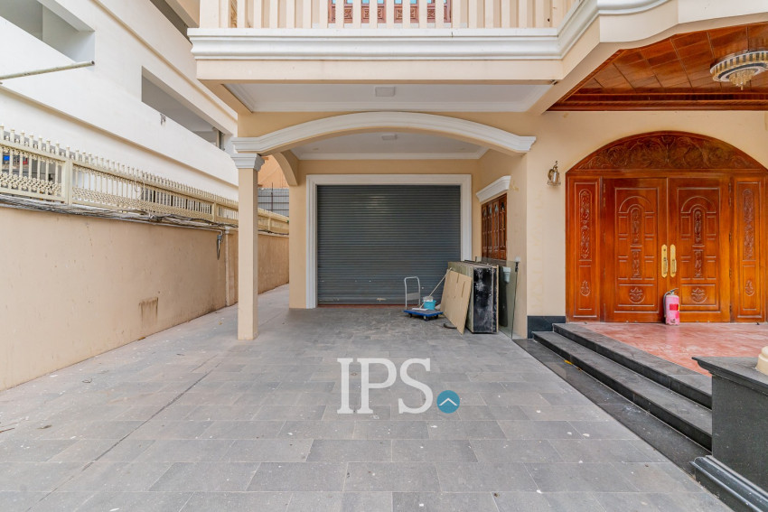 9 Bedroom Commercial Villa For Rent - BKK1, Phnom Penh