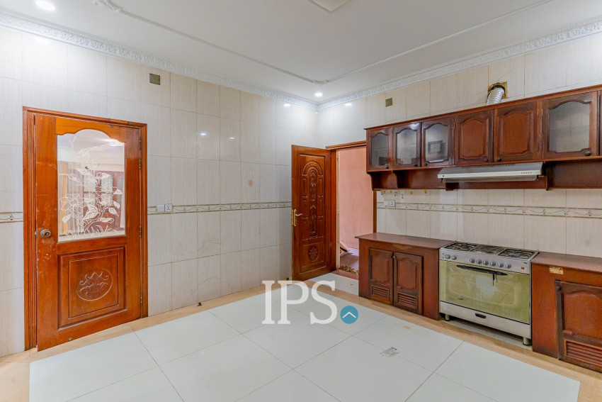 9 Bedroom Commercial Villa For Rent - BKK1, Phnom Penh