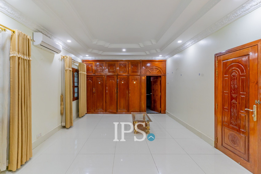 9 Bedroom Commercial Villa For Rent - BKK1, Phnom Penh