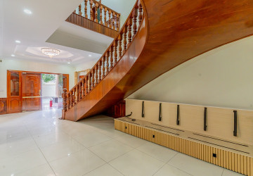 9 Bedroom Commercial Villa For Rent - BKK1, Phnom Penh thumbnail