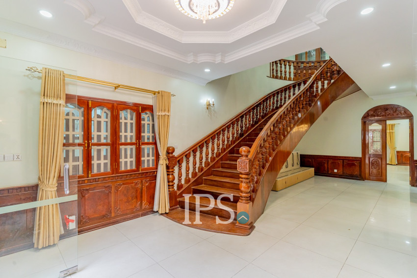 9 Bedroom Commercial Villa For Rent - BKK1, Phnom Penh