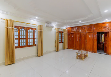 9 Bedroom Commercial Villa For Rent - BKK1, Phnom Penh thumbnail