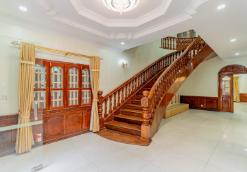 9 Bedroom Commercial Villa For Rent - BKK1, Phnom Penh thumbnail