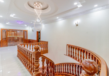 9 Bedroom Commercial Villa For Rent - BKK1, Phnom Penh thumbnail