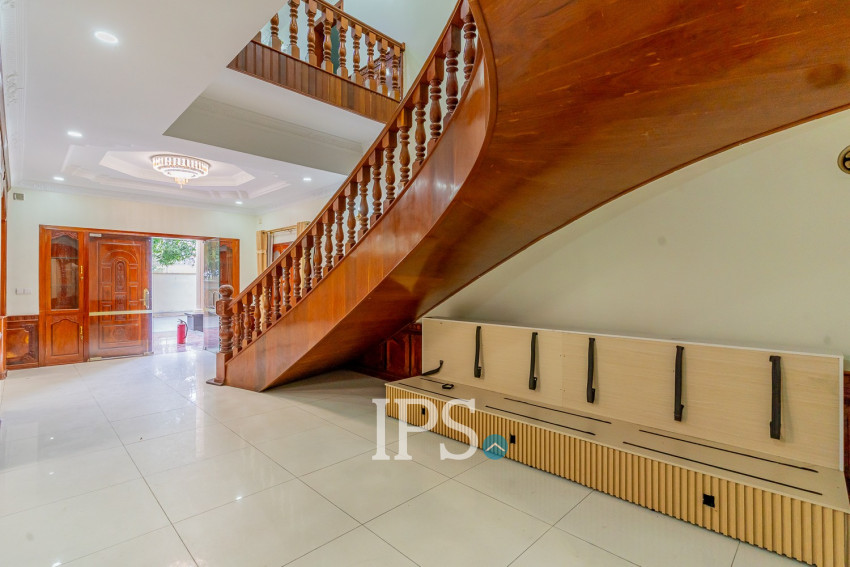 9 Bedroom Commercial Villa For Rent - BKK1, Phnom Penh
