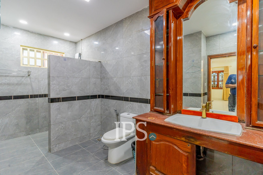 9 Bedroom Commercial Villa For Rent - BKK1, Phnom Penh