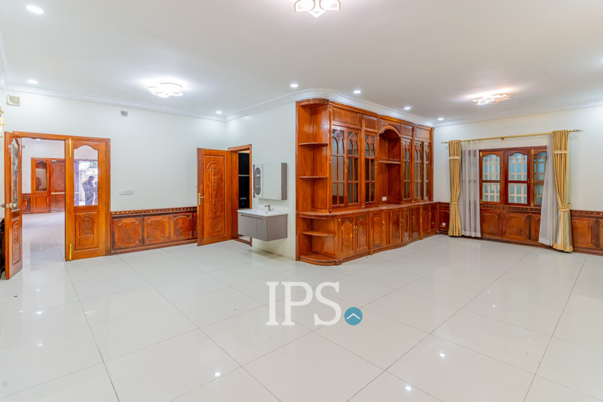 9 Bedroom Commercial Villa For Rent - BKK1, Phnom Penh