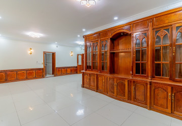 9 Bedroom Commercial Villa For Rent - BKK1, Phnom Penh thumbnail