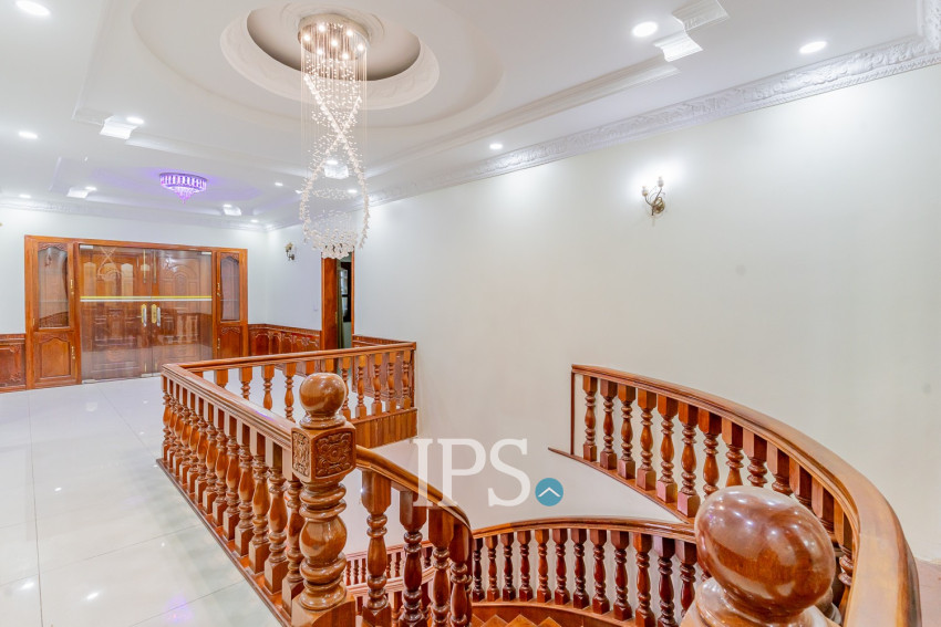 9 Bedroom Commercial Villa For Rent - BKK1, Phnom Penh