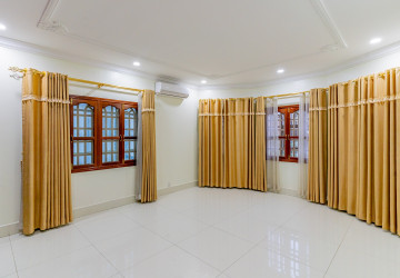 9 Bedroom Commercial Villa For Rent - BKK1, Phnom Penh thumbnail