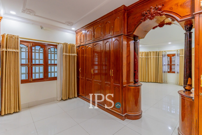 9 Bedroom Commercial Villa For Rent - BKK1, Phnom Penh