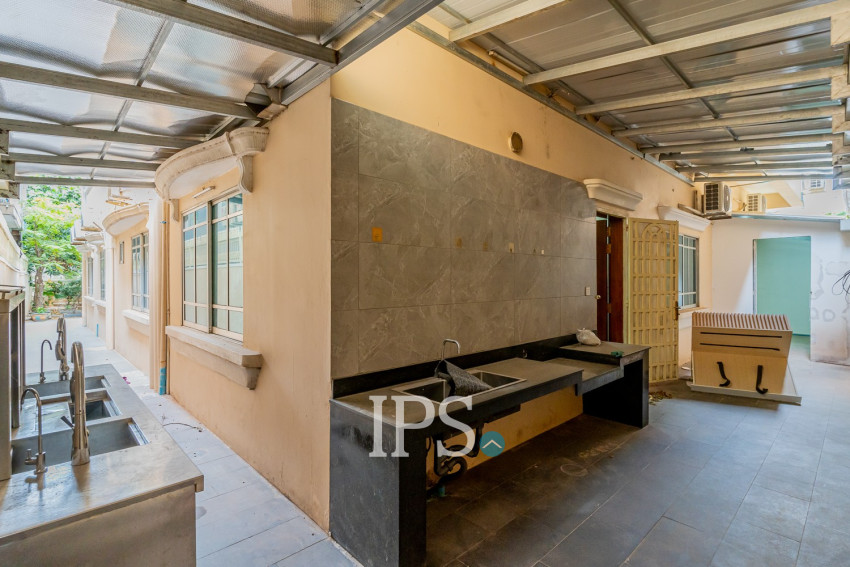 9 Bedroom Commercial Villa For Rent - BKK1, Phnom Penh