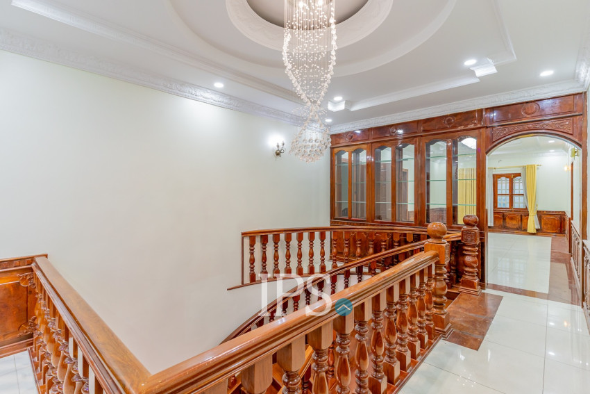 9 Bedroom Commercial Villa For Rent - BKK1, Phnom Penh