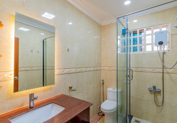 9 Bedroom Commercial Villa For Rent - BKK1, Phnom Penh thumbnail