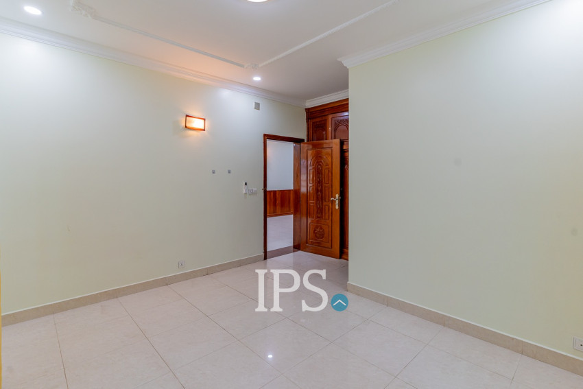 9 Bedroom Commercial Villa For Rent - BKK1, Phnom Penh