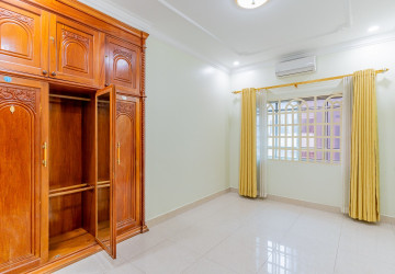 9 Bedroom Commercial Villa For Rent - BKK1, Phnom Penh thumbnail